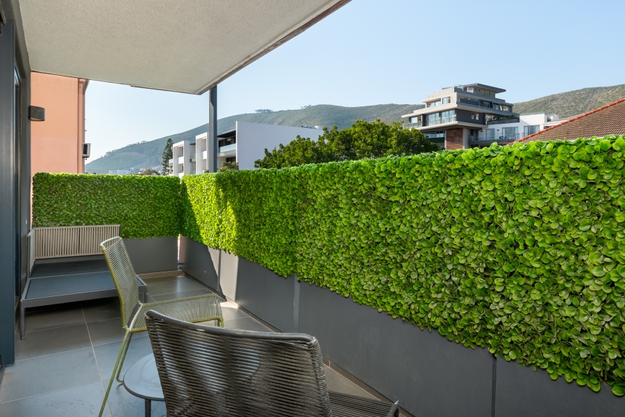 2 Bedroom Property for Sale in Sea Point Western Cape